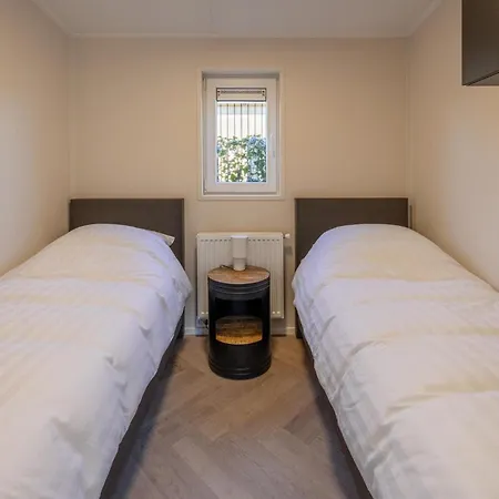 2 Bedroom Lovely In Hulshorst